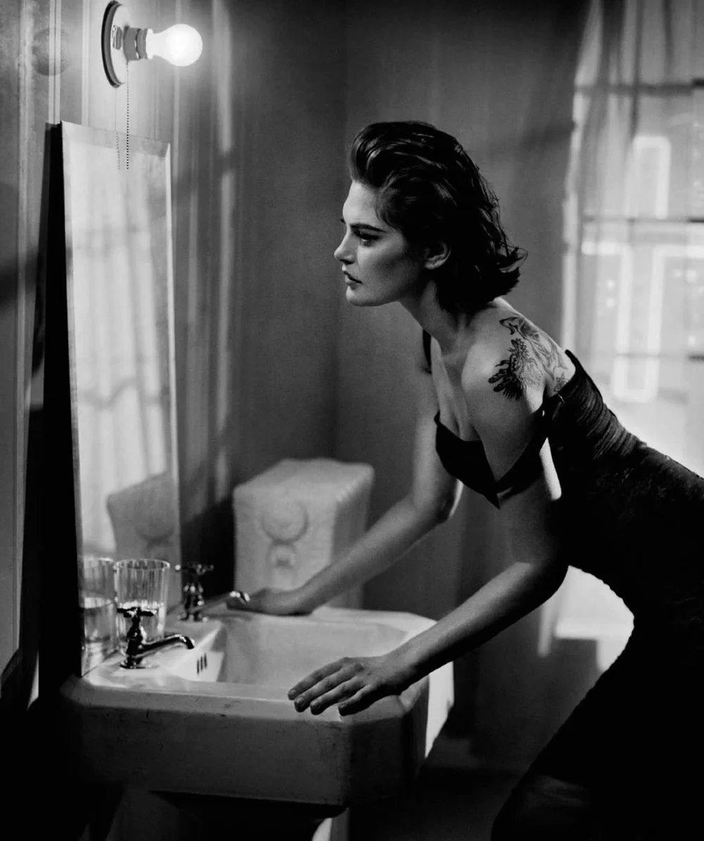 Catherine-McNeil-Vincent-Peters-Harper's-Bazaar-Spain-  (6).jpg