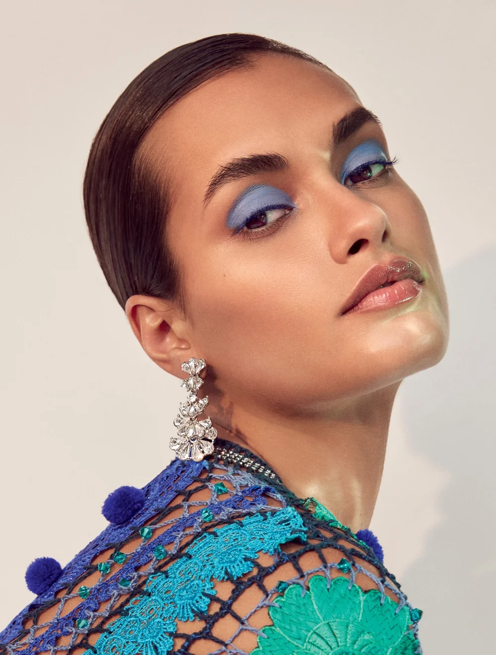 Harpers-Bazaar-Kazakhstan-Gizele-Oliveira-Eduardo-Rezende-7.jpg
