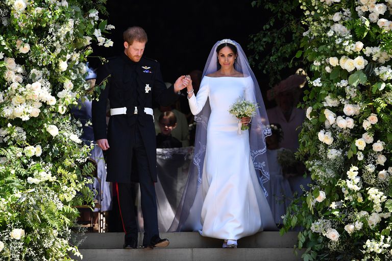 hbz-meghan-markle-givenchy-gown-embed-1526746627.jpg