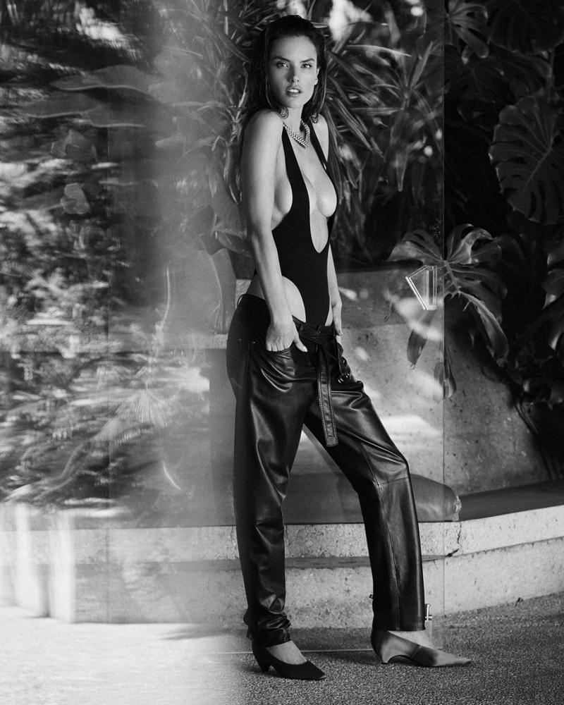 Alessandra-Ambrosio-Sexy-Photoshoot04.jpg