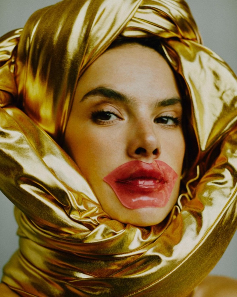Alessandra-Ambrosio-Vogue-Brazil-Cover-Photoshoot05.jpg
