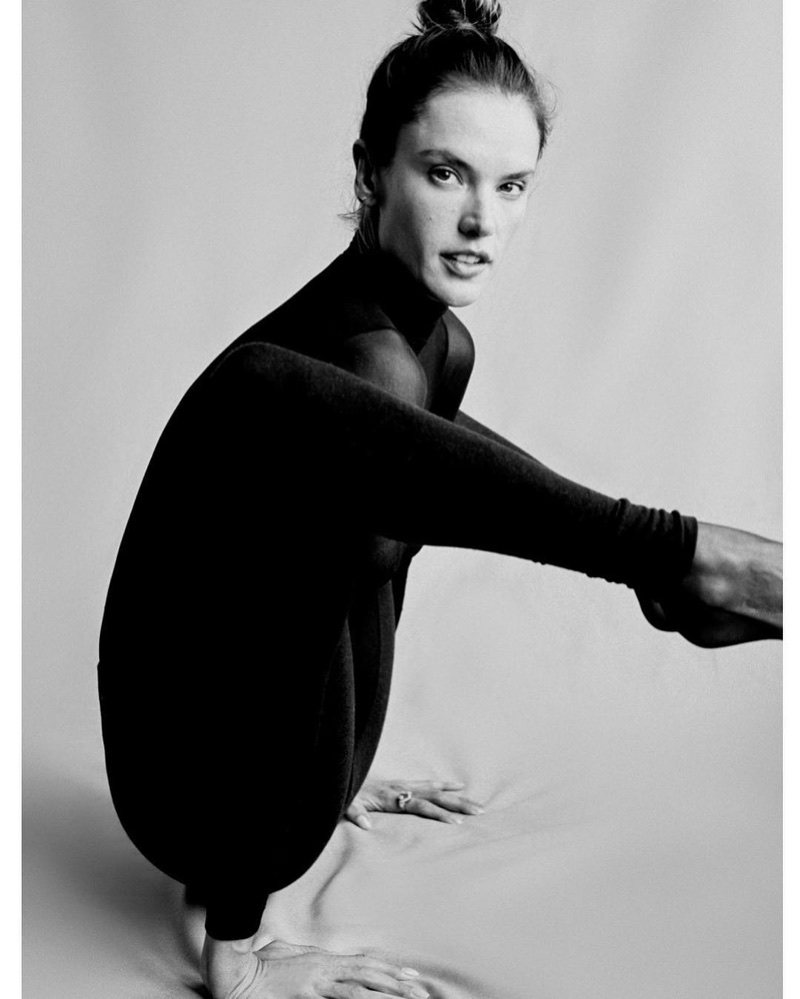 Alessandra-Ambrosio-Vogue-Brazil-Cover-Photoshoot15.jpg