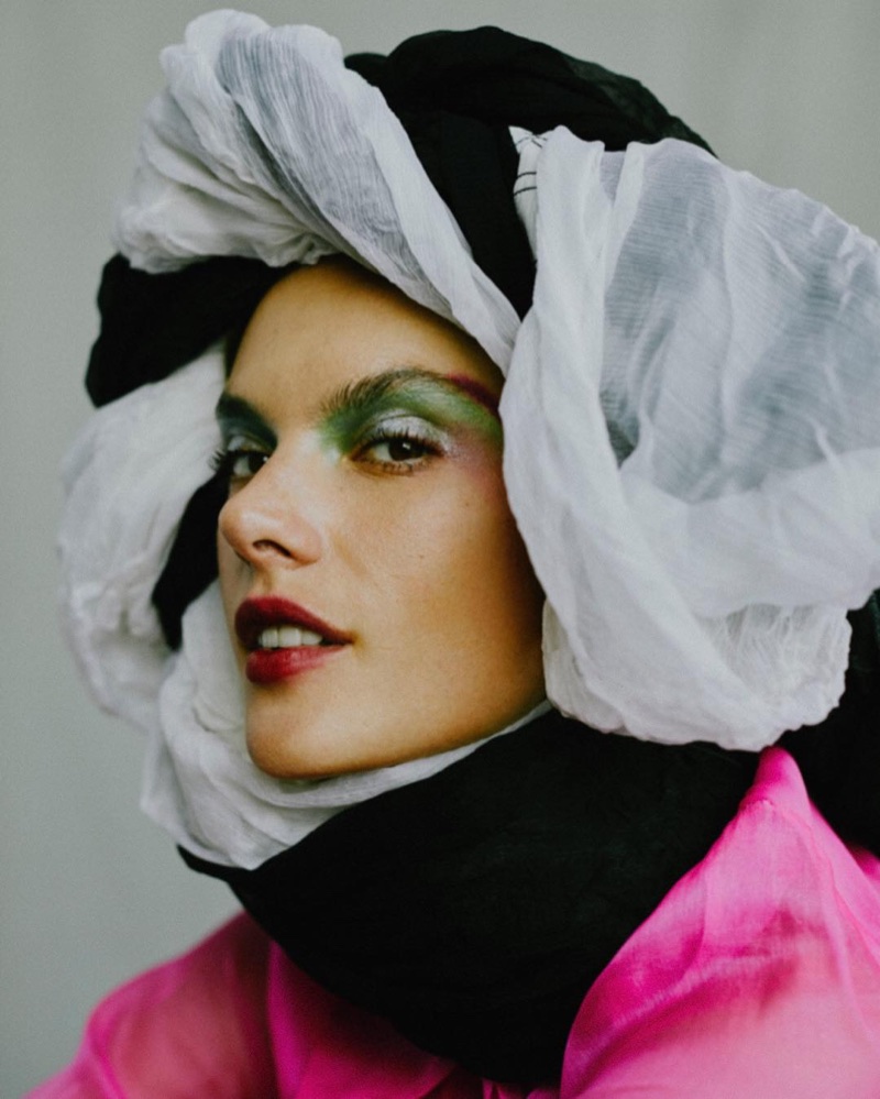 Alessandra-Ambrosio-Vogue-Brazil-Cover-Photoshoot21.jpg