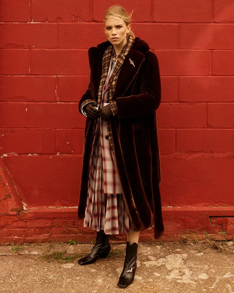 Rebecca Leigh Longendyke by Amit for Vogue Italia July 2018 (5).jpg