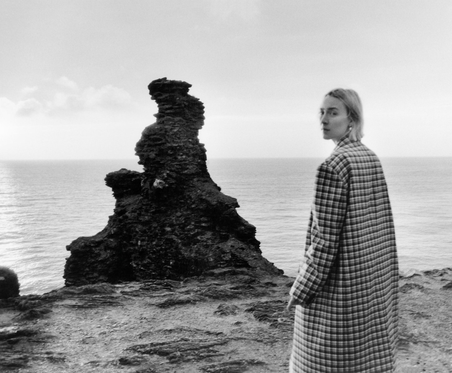 Saoirse Ronan by Jamie Hawkesworth for Vogue US Aug 2018 (2).jpg