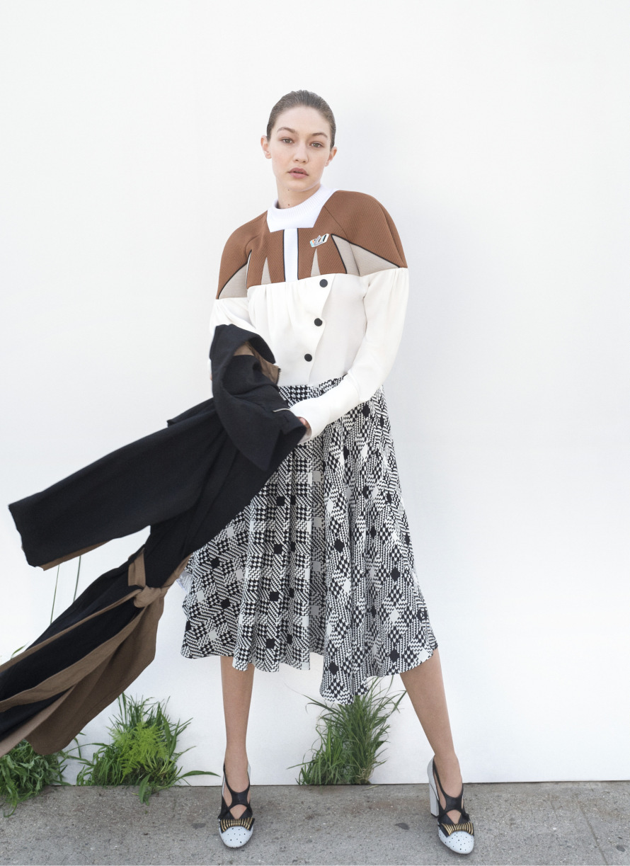 Gigi Hadid by Bibi Cornejo Borthwick for Vogue US Aug 2018 (13).png