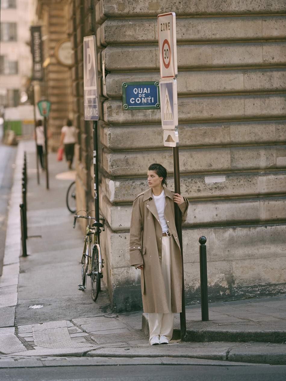 Julia Van Os Wears Classic Trenches Lensed By Sebastian Sabal-Bruce For ...