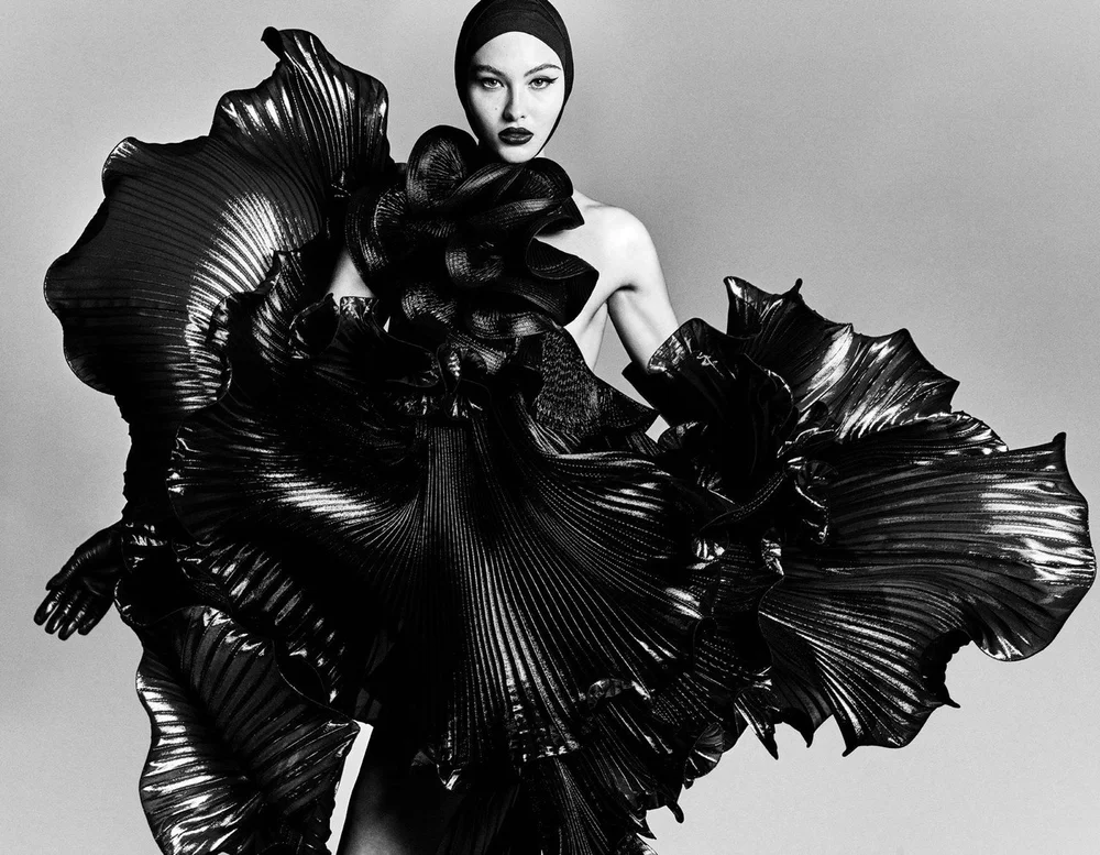 Grace Elizabeth Luigi Iango Vogue Spain August 2018 (2).jpg