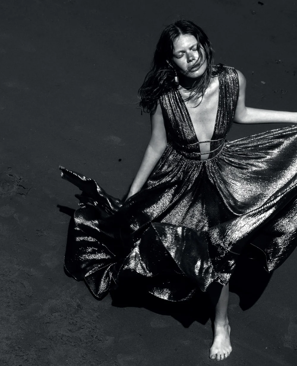 Vogue-Portugal-Nika-Rusakova-Filip-Koludrovic-14.jpg