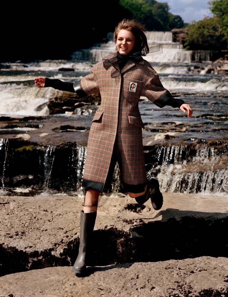 Fran Summers by Alasdair McLellan for Vogue UK Aug 2018 (13).jpg