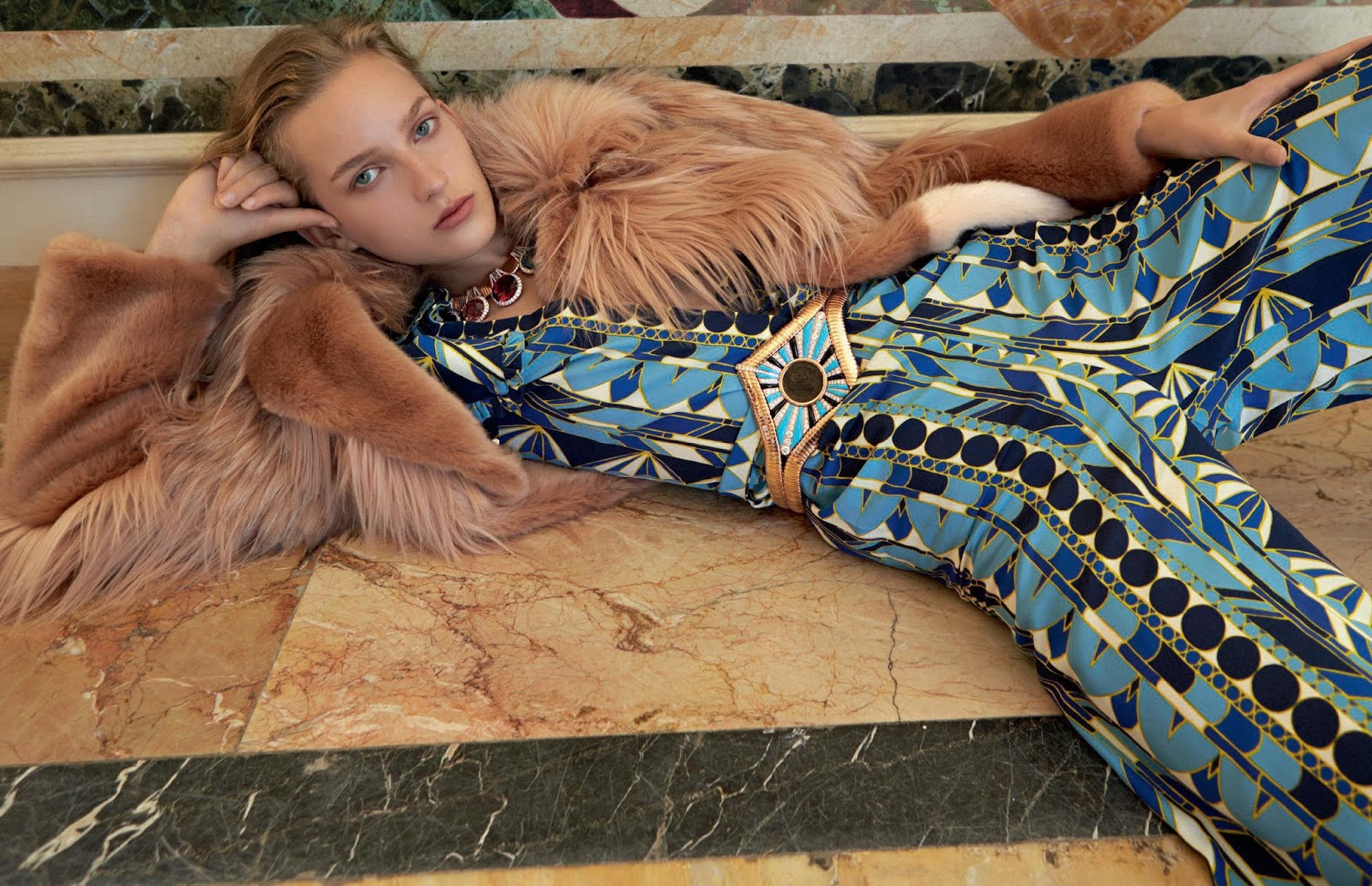 Kira Alferink by Mark Pillai for Elle Italia Sept 2018 (2).jpg