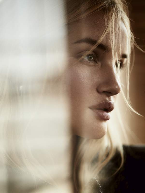 Rosie Huntington-Whiteley by Zoey Grossman for Porter Edit (6).jpeg