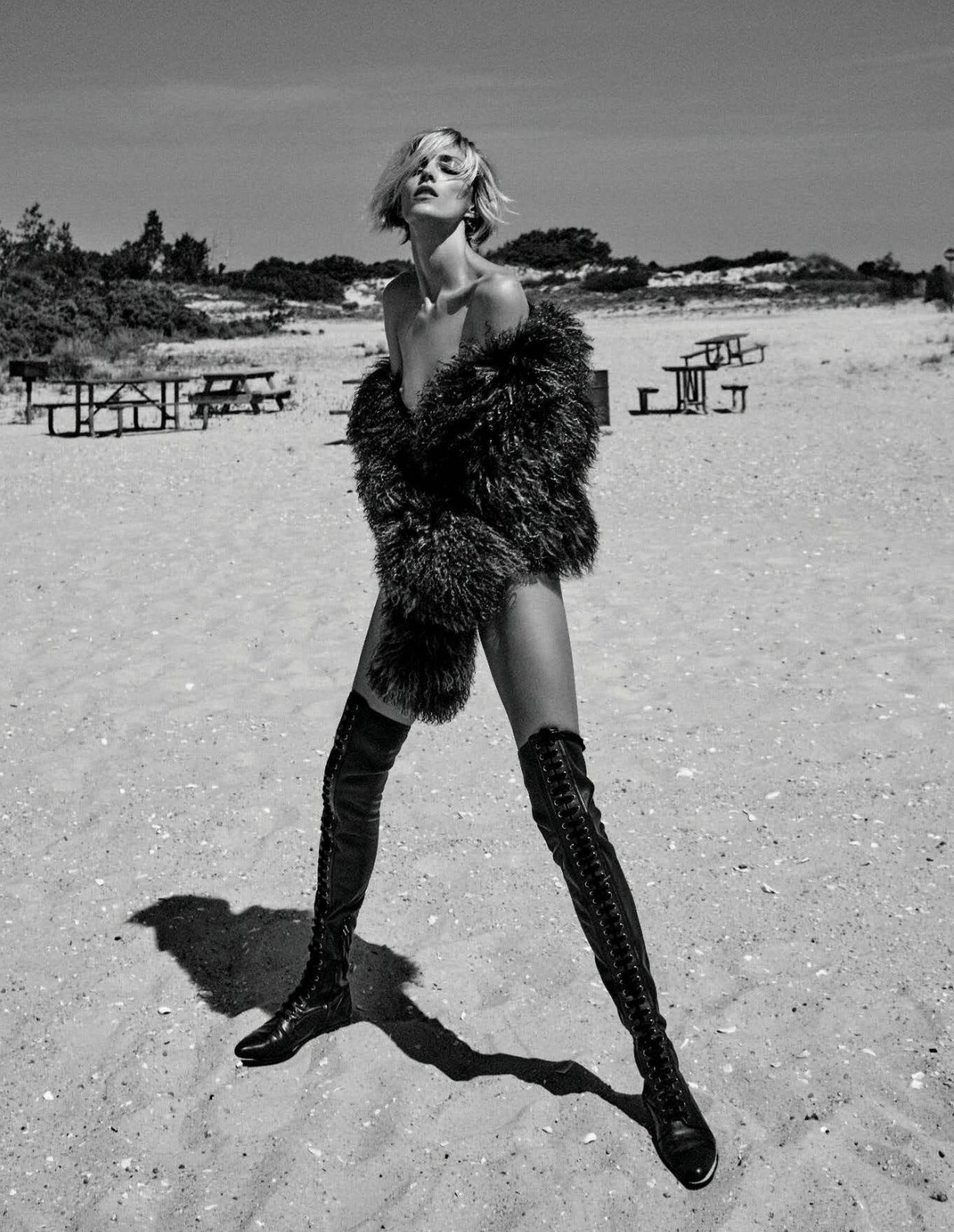 Anja Rubik by Chris Colls for Vogue Germany October 2018 (3).jpg