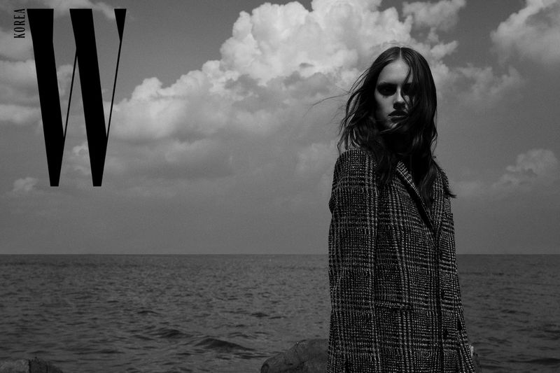 Sarah Brannon Is Lensed By Jack Waterlot For W Magazine Korea October ...