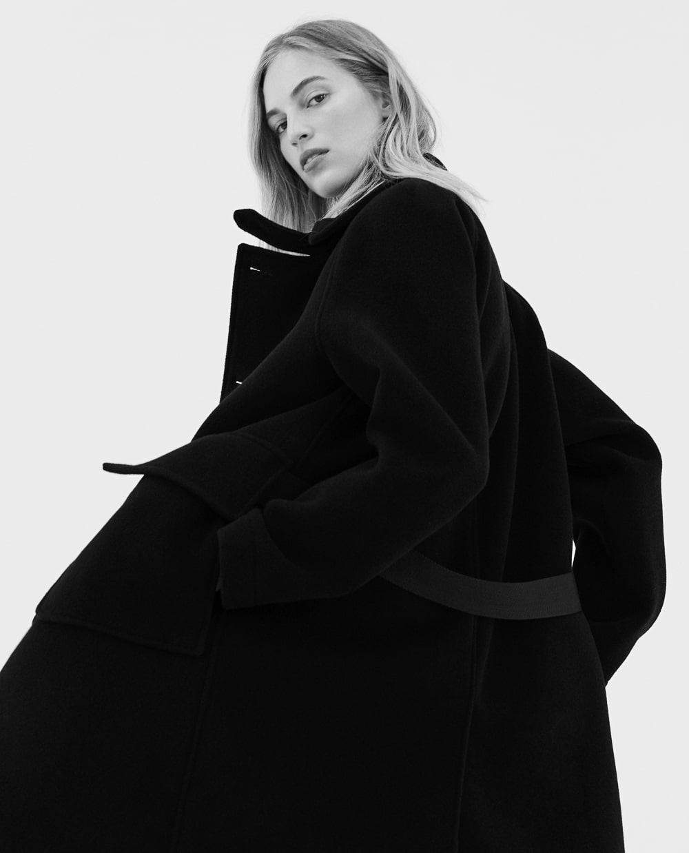 Agata Pospieszynska Captures Vanessa Axente For Harper's Bazaar Spain ...