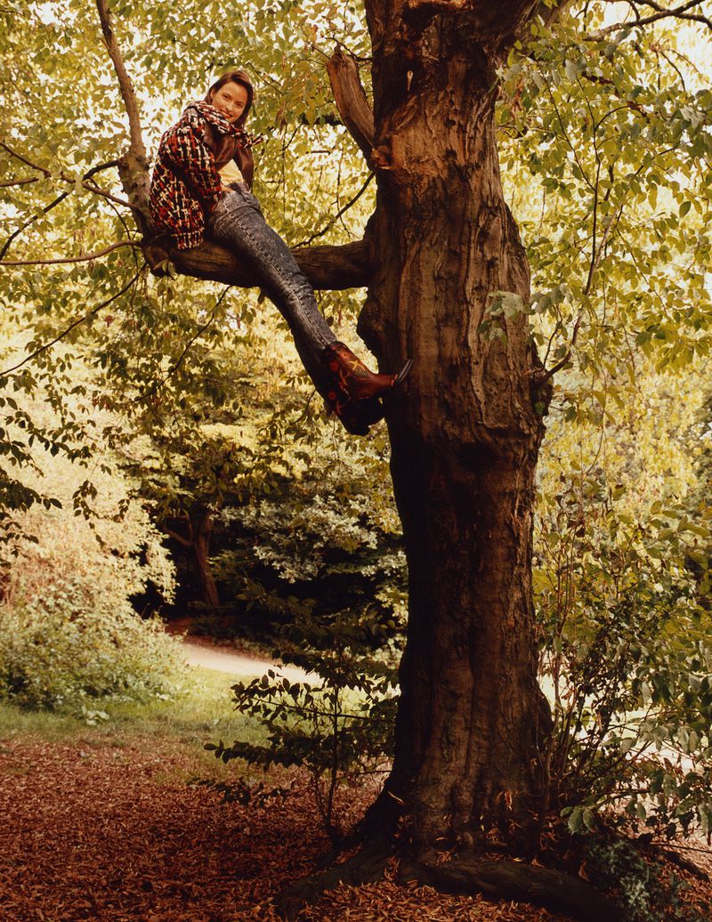Paolo Zerbini Women on Trees Vogue Ukraine Nov 2018 (1).jpg