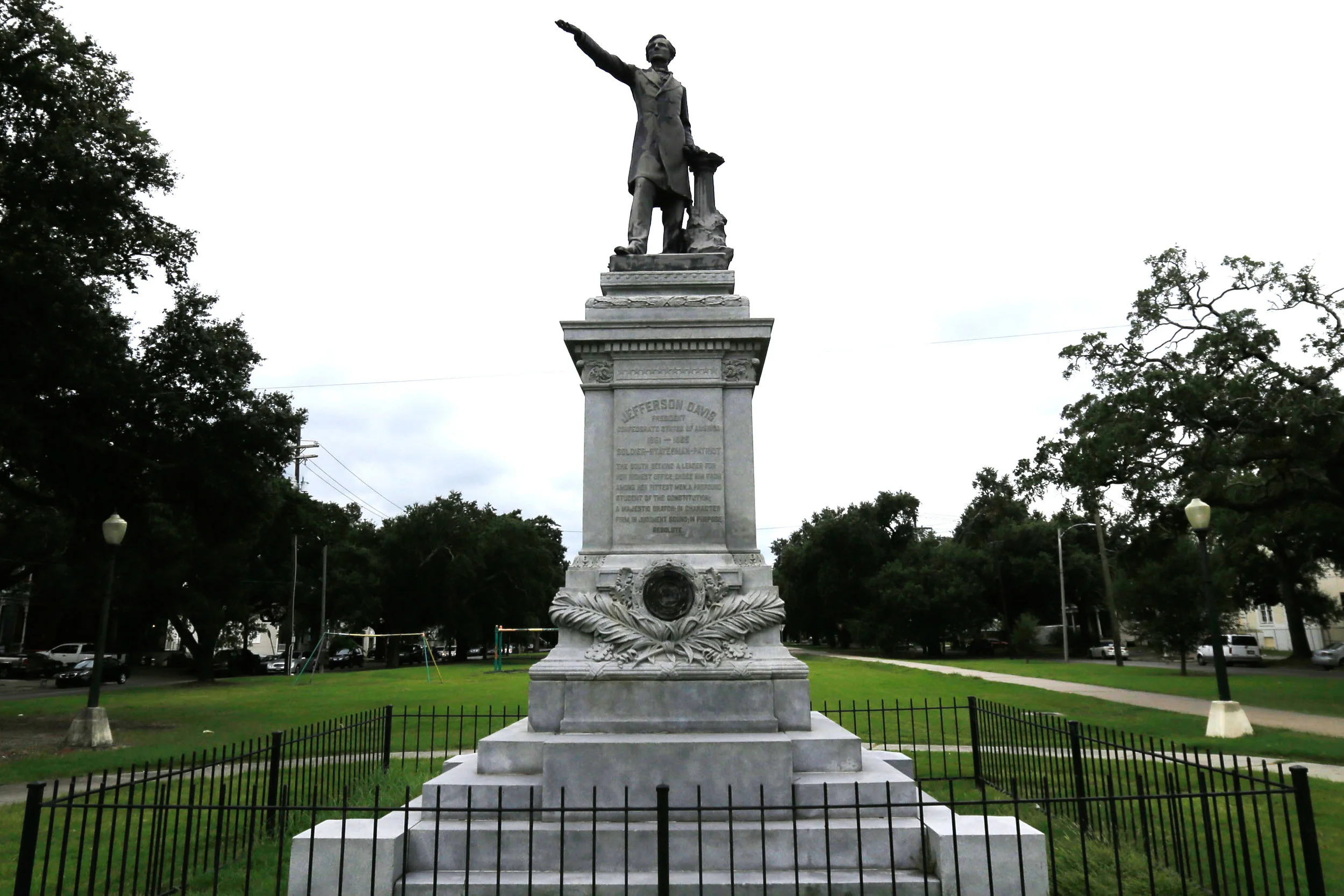Jefferson Davis monument removed in New Orleans