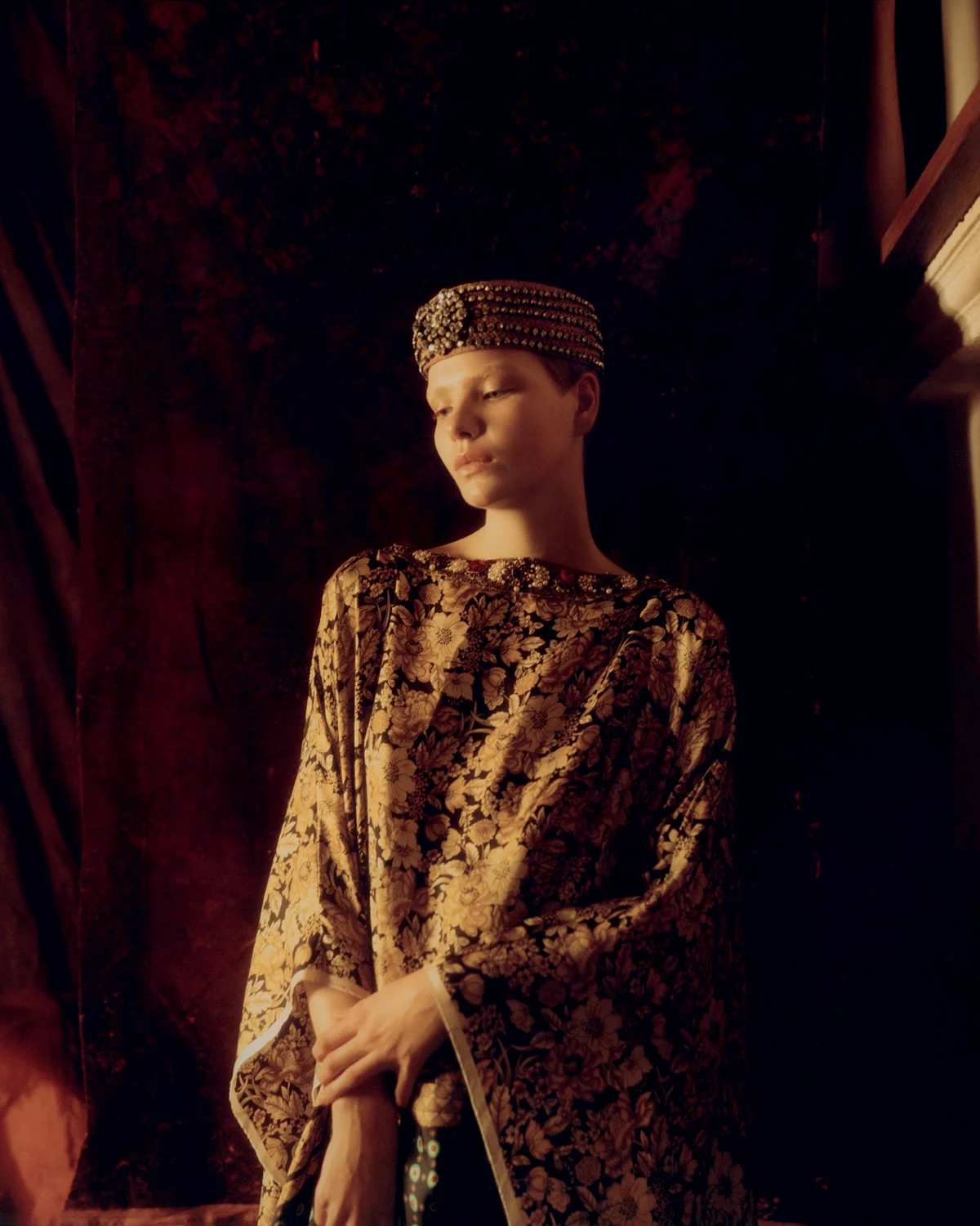 Minnie Wastie by Elina Kechicheva for Vogue Portugal December 2018 (10).jpg