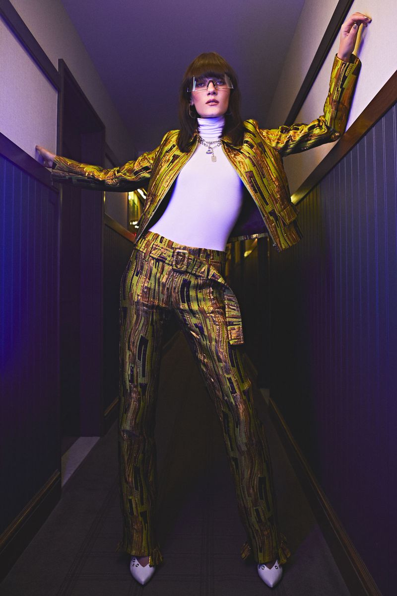Liene Podina by Cesar Balcazar for Vogue Mexico Dec 2018 (1).jpg