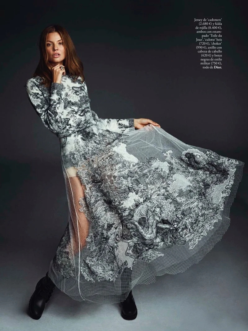 Magdalena Frackowiak by Mario Sierra for Elle Spain Jan 2019 (12).jpg