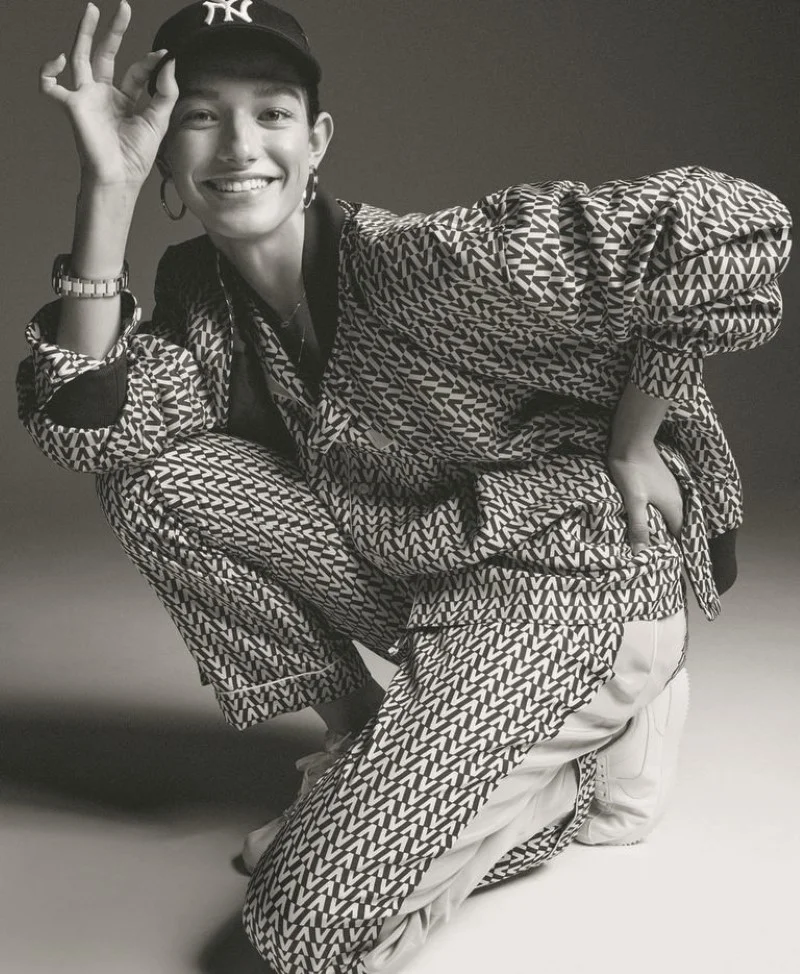 McKenna Hellam by Tom Schirmacher for ELLE Jan 2019 (4).jpg