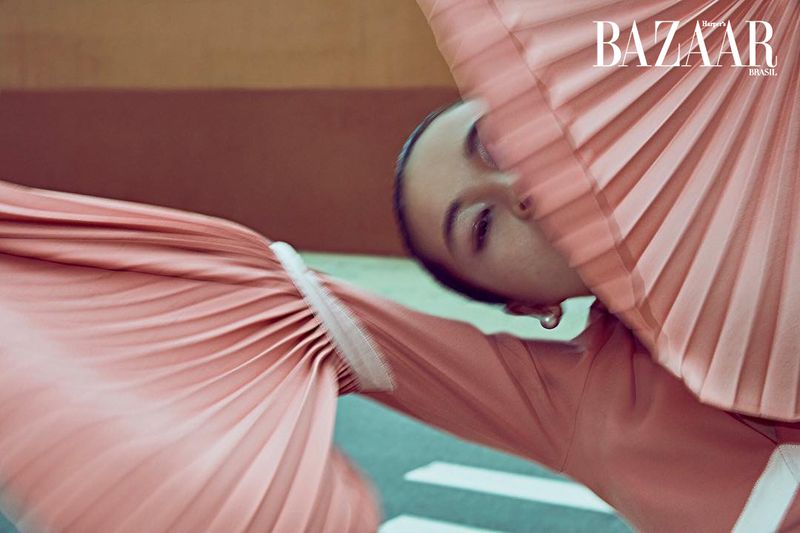 Xin Xiw for Harper's Bazaar Brazil Dec 2019 (2).jpg