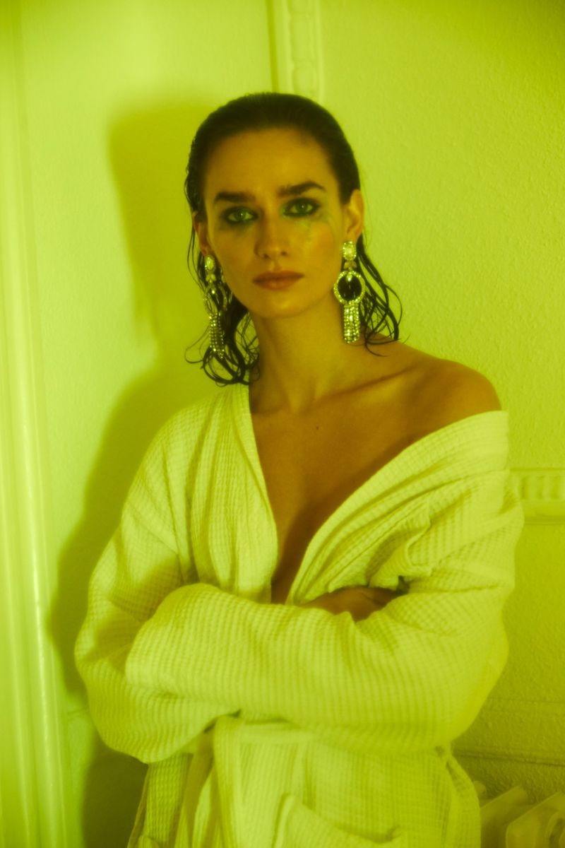 Rocio Ramos L'Officiel Indonesia Jan 2019 (5).jpg