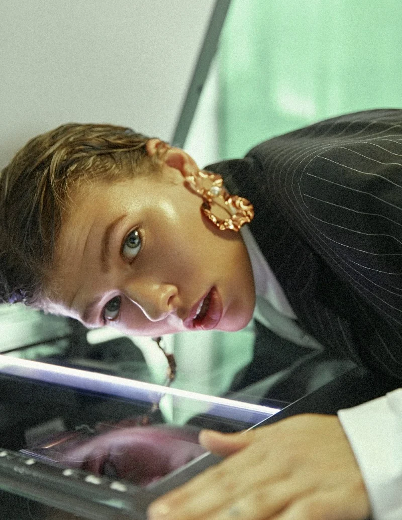 Navarro Aydemir Captures Bianca Henry In Boss Lady Looks For Schön