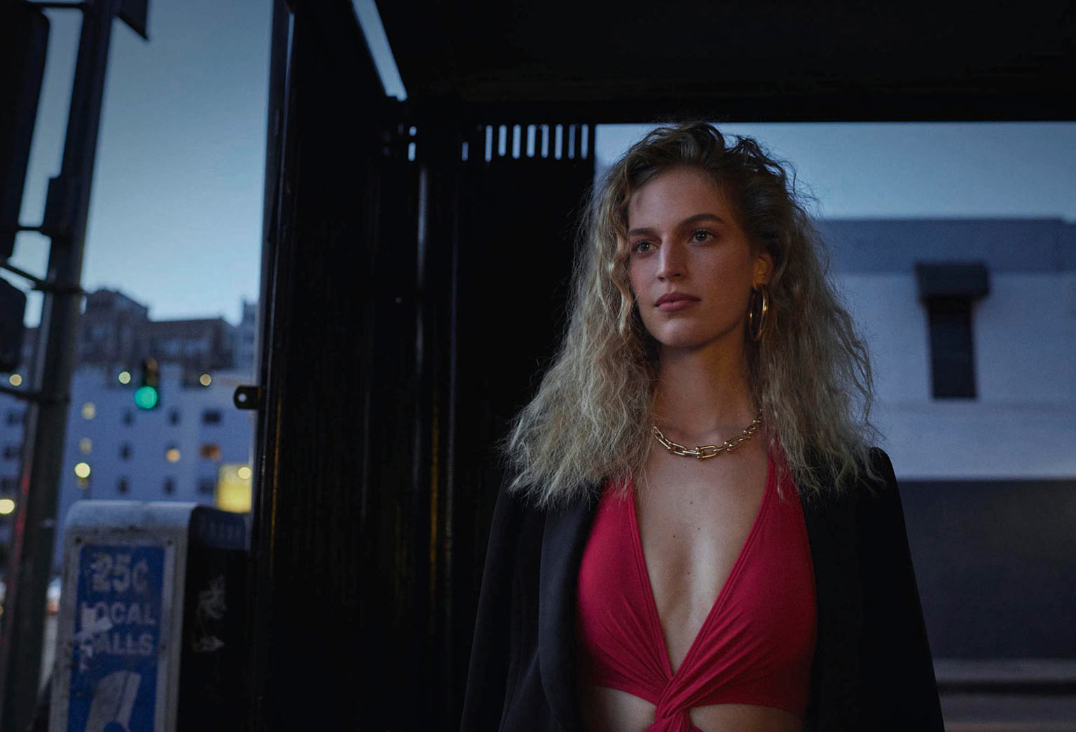 Vanessa Axente by Vincent Van De Wijngaard for Porter Magazine 31 Sp 2019 (5).jpg