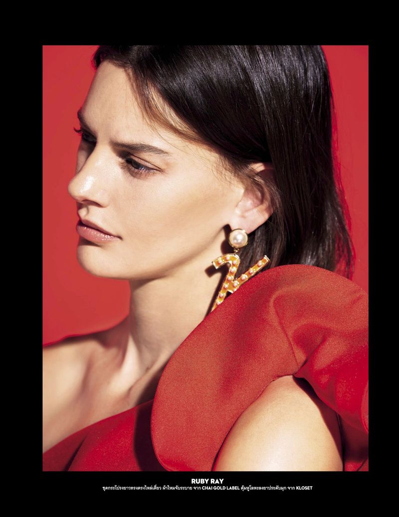 Amanda Murphy by Nat Prakobsantisuk for Vogue Thailand (3).jpg
