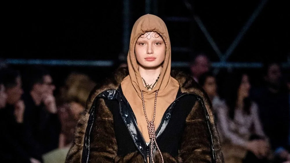 Burberry+apologizes+for+noose+hoodie.jpg
