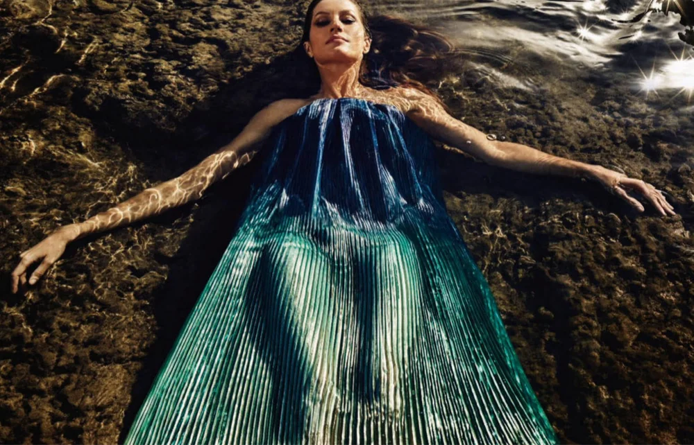 Gisele-Bundchen-Luigi-Iango-Vogue-Germany-April-2019- (2).jpg