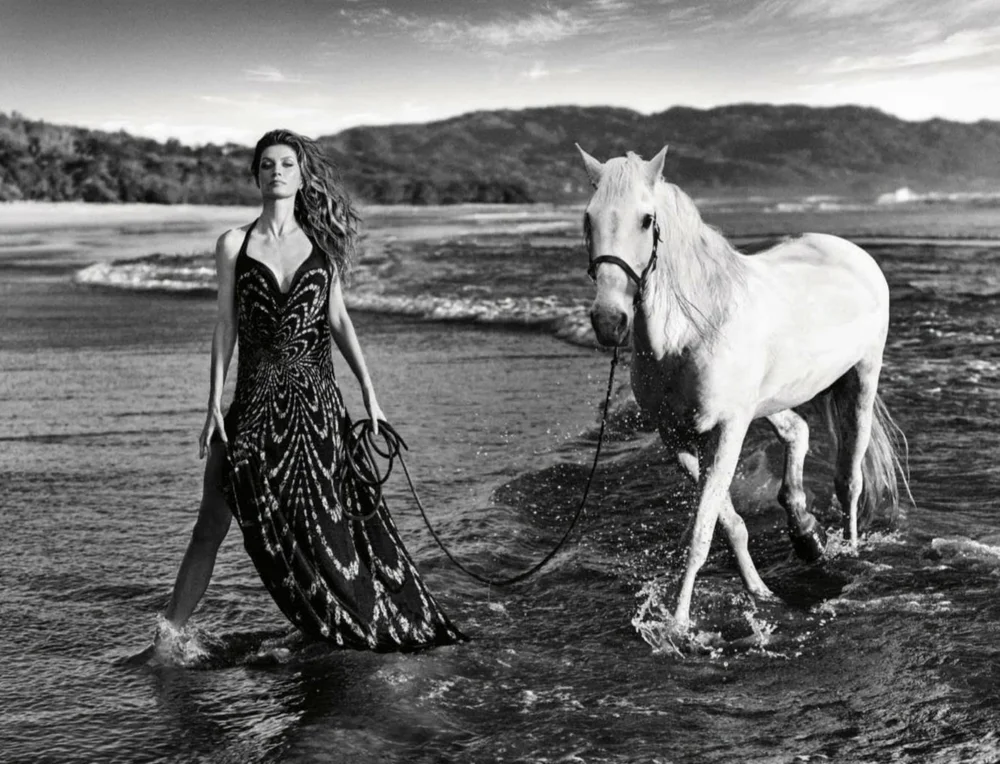 Gisele-Bundchen-Luigi-Iango-Vogue-Germany-April-2019- (12).jpg