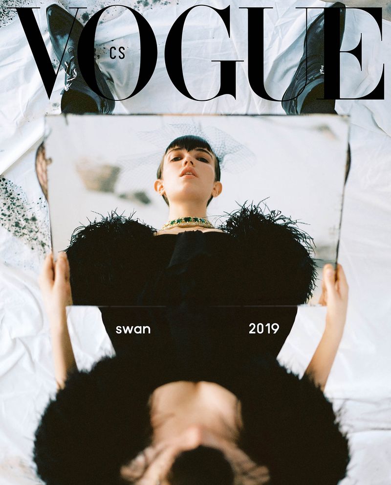 Vogue-Czech-April-2019-Grace-Hartzel.jpg