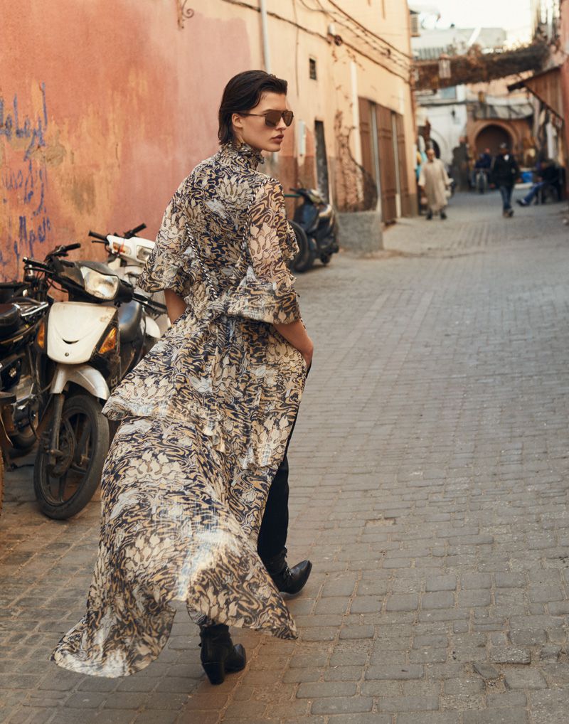 Julia-van-Os-Jason-Kim-Vogue-Arabia-March-2019 (6).jpg