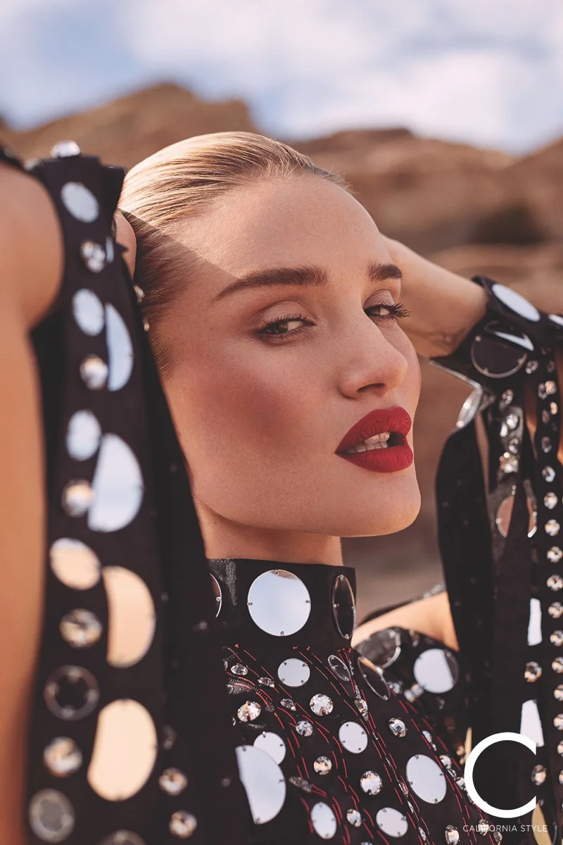 Rosie-Huntington-Whiteley-C-Magazine- (3).jpg