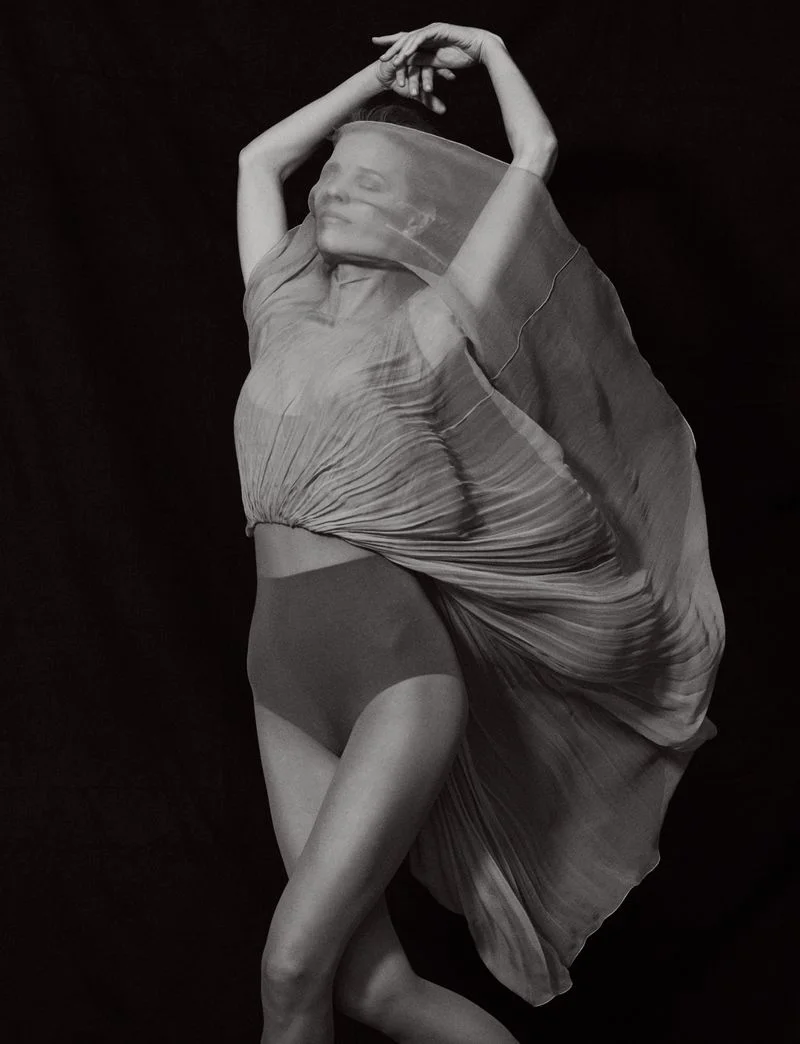 Eva-Herzigova-by-Philip-Gay-Harper's-Bazaar-Russia- (7).jpg