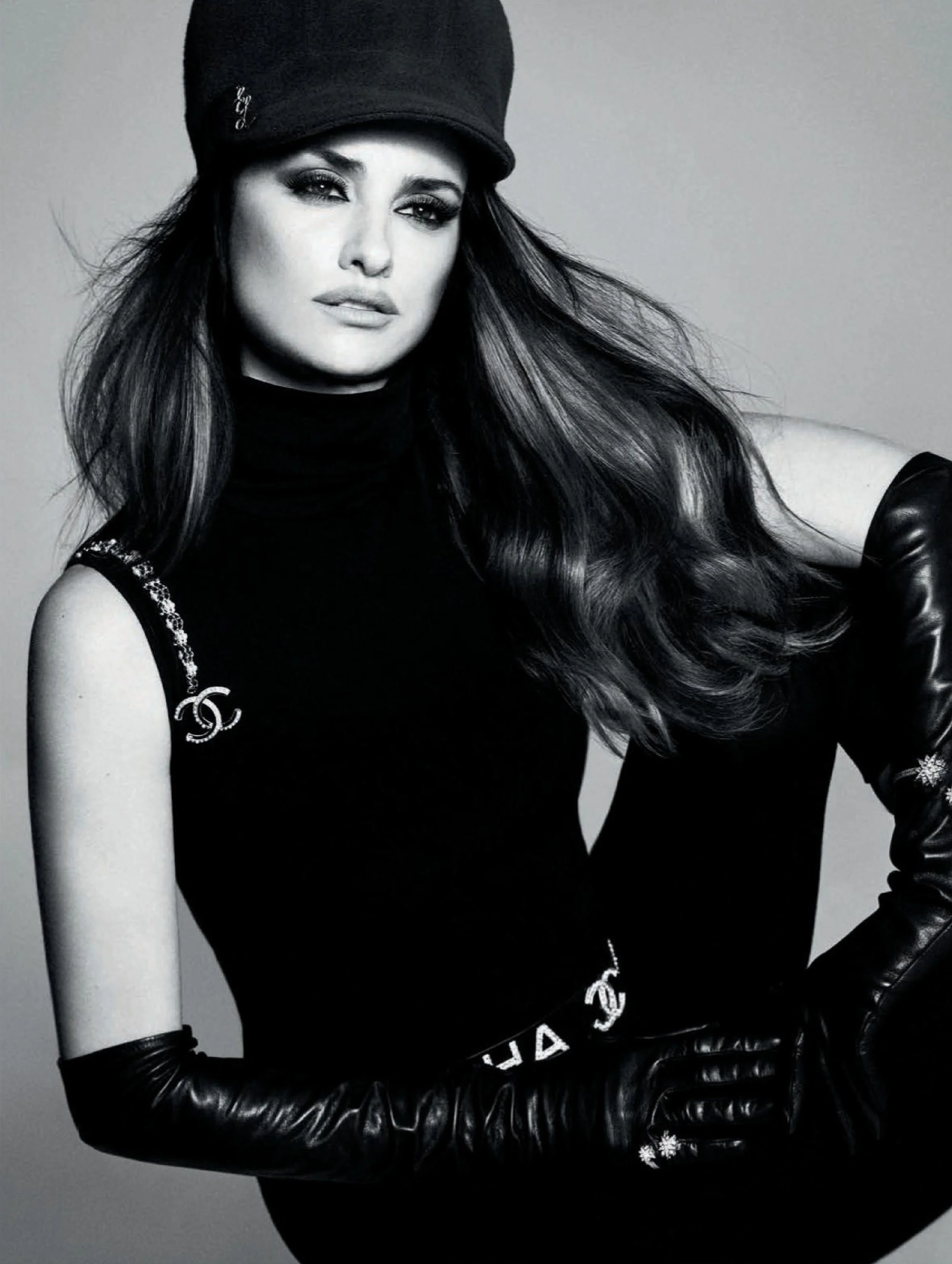 Penelope-Cruz-Luigi-Iango-Vogue-Spain-April-2019- (4).jpg