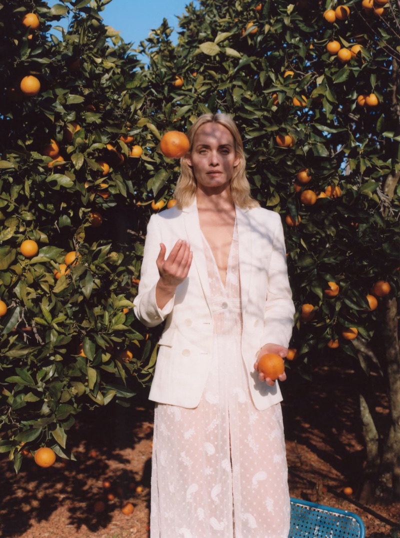 Amber Valletta Fronts Zara S Chasing The Light Spring 19 Nature Woman Campaign Anne Of Carversville