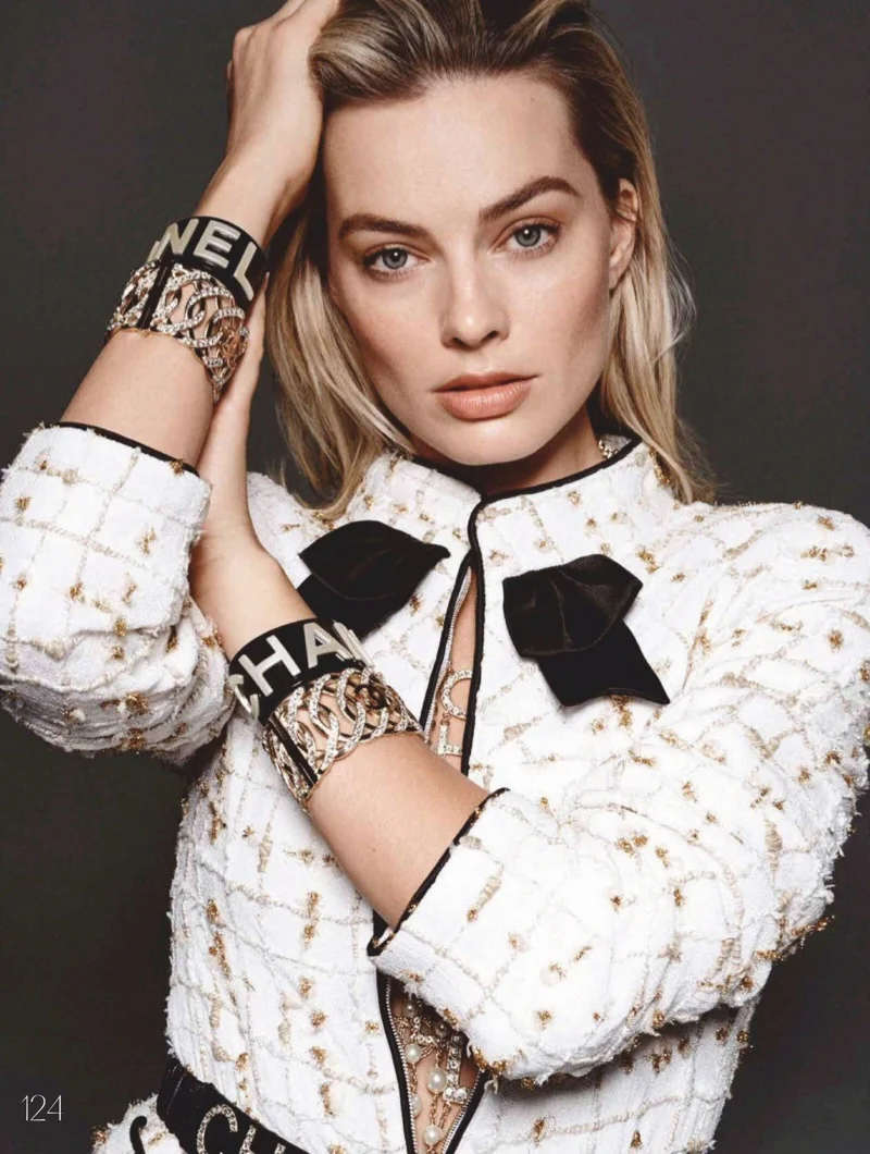 Margot-Robbie-by-Liz-Collins-ELLE-Australia- (5).jpg