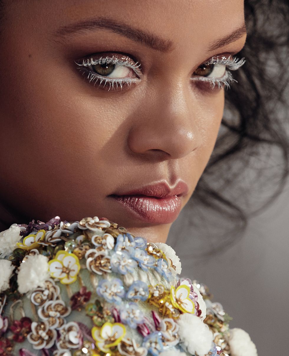 Rihanna-Dennis-Leupold-Harpers-Bazaar-May-2019 (3).jpg