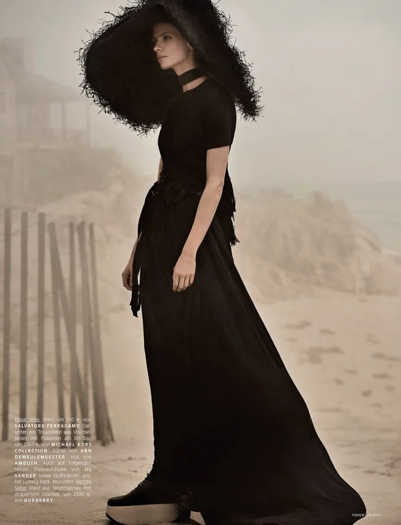 Julia-Stegner-Vogue-Germany-Giampaolo-Sgura- (4).jpg