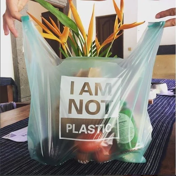 Bali-based company Avani Eco has created a plastic bag so eco-friendly you can eat it.It’s made out of cassava, the vegetable root which is a staple in the diets of many in Africa, Latin America and Asia, but which can also be used in manufacturing.