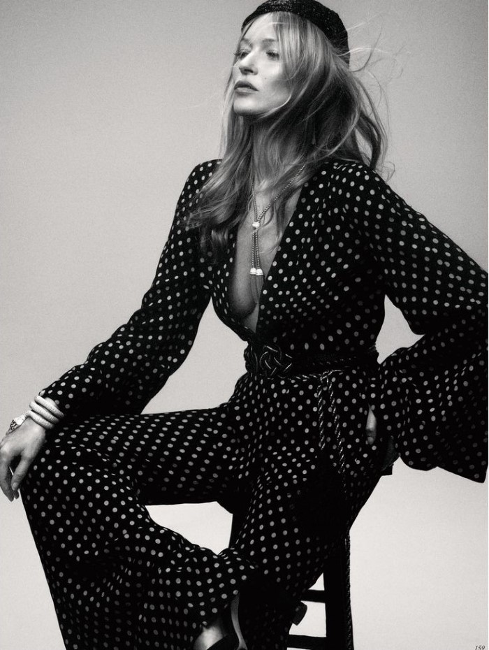 Kate Moss+Ella Richards_Mikael-Jansson-Vogue-UK (4).jpg