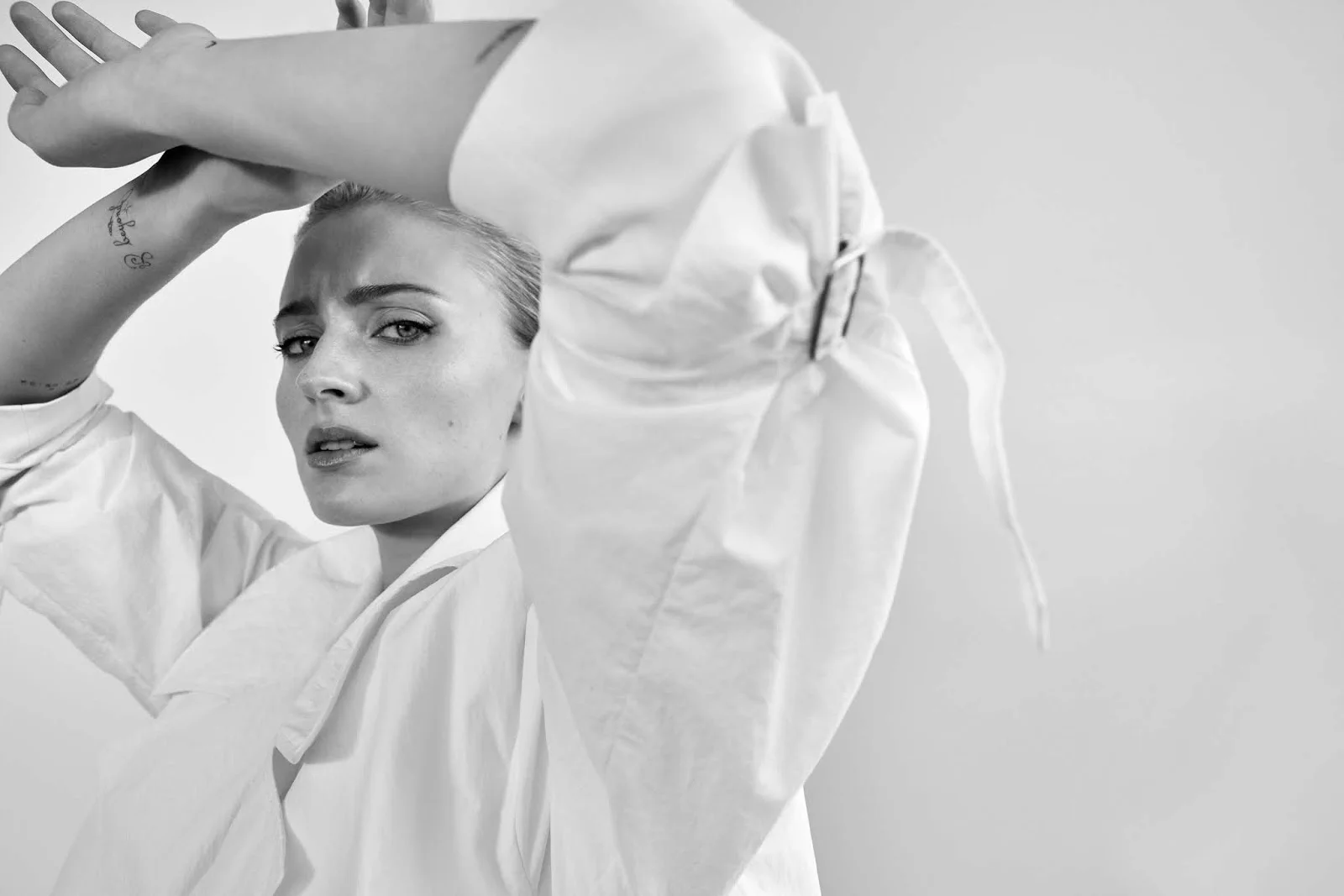 Sophie Turner by Yelena Yemchuk for Porter Edit May 31, 2019 (11).jpg