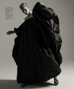 Karolina Kurkova Poses In 'Altos Vuelos' By JUANKR For Harper's Bazaar ...