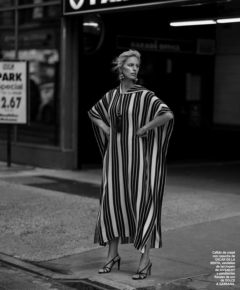 Karolina Kurkova by JUAANKR for Harper's Bazaar Espana June 2019 (12).jpg