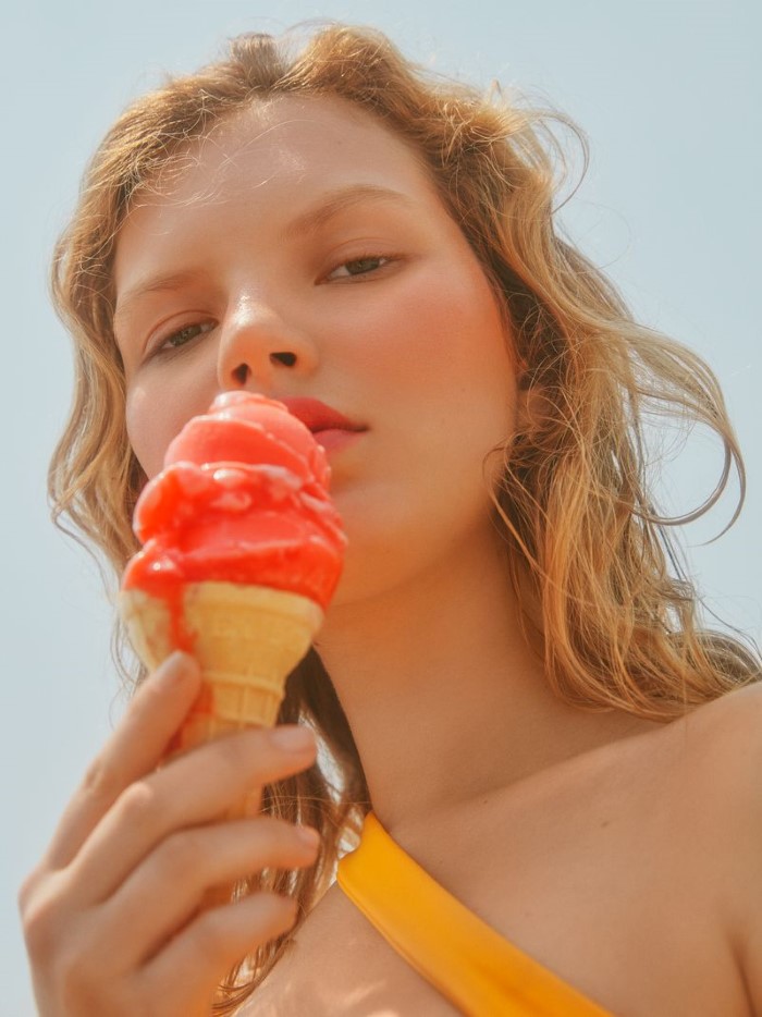 Ruo Bing Li Flashes Anabel + Yeva In 'Summer Breeze' For Harper's ...