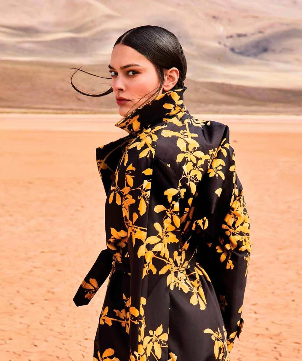 Elizabeth-Salt-covers-Harper’s-Bazaar-Mexico-Latin-America-August-2019-by-Enrique-Vega-15.jpg