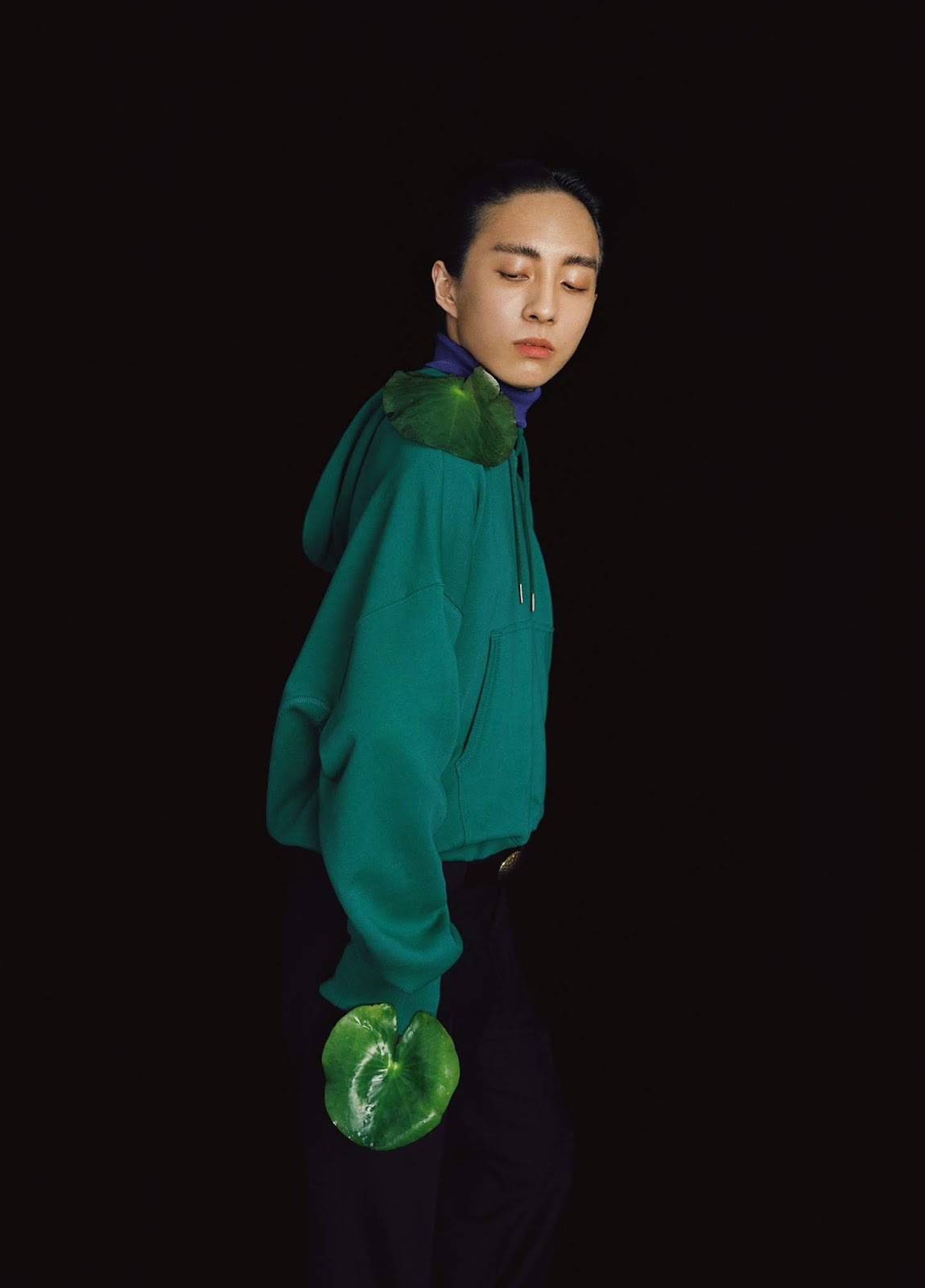 Leslie Zhang Flashes Holland in Dazed aw 2019 (9).jpg